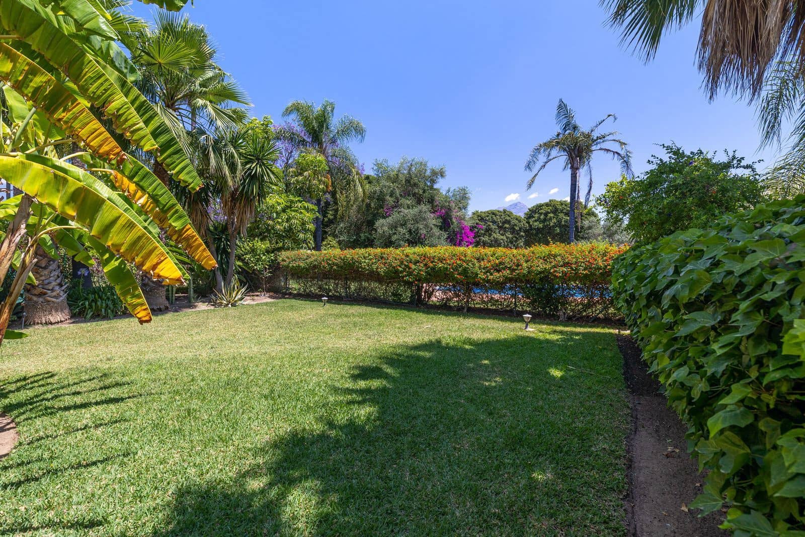 5 soverom Kjedet enebolig til salgs i Marbella - € 1 395 000 (Ref: 9937670)