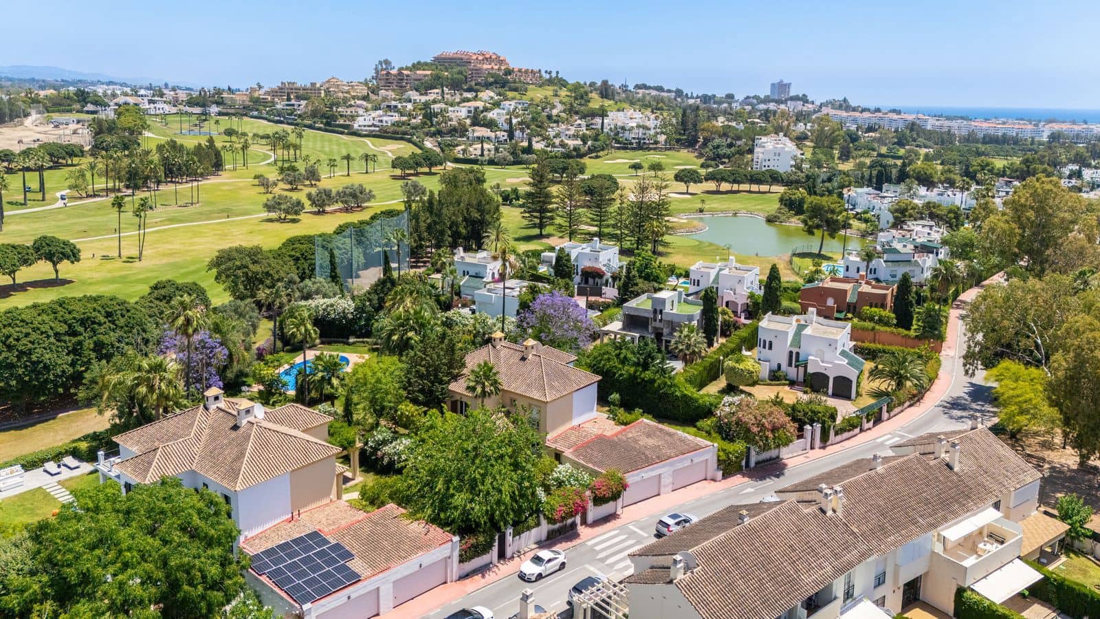 5 soverom Kjedet enebolig til salgs i Marbella - € 1 395 000 (Ref: 9937670)