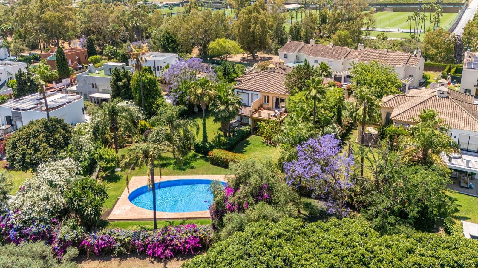 5 soverom Kjedet enebolig til salgs i Marbella - € 1 395 000 (Ref: 9937670)