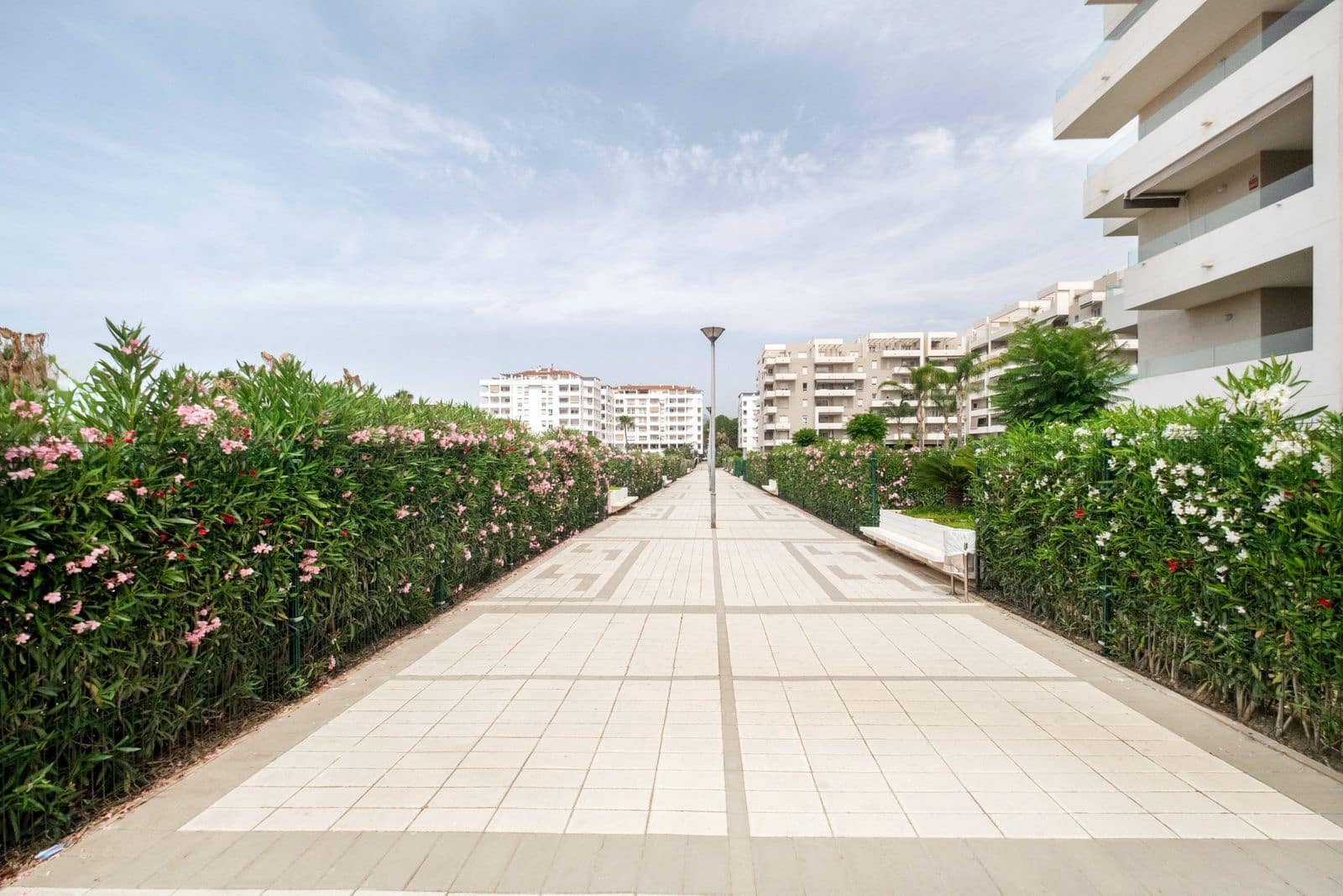 2 soverom Leilighet til salgs i Nueva Andalucia - € 425 000 (Ref: 9937675)