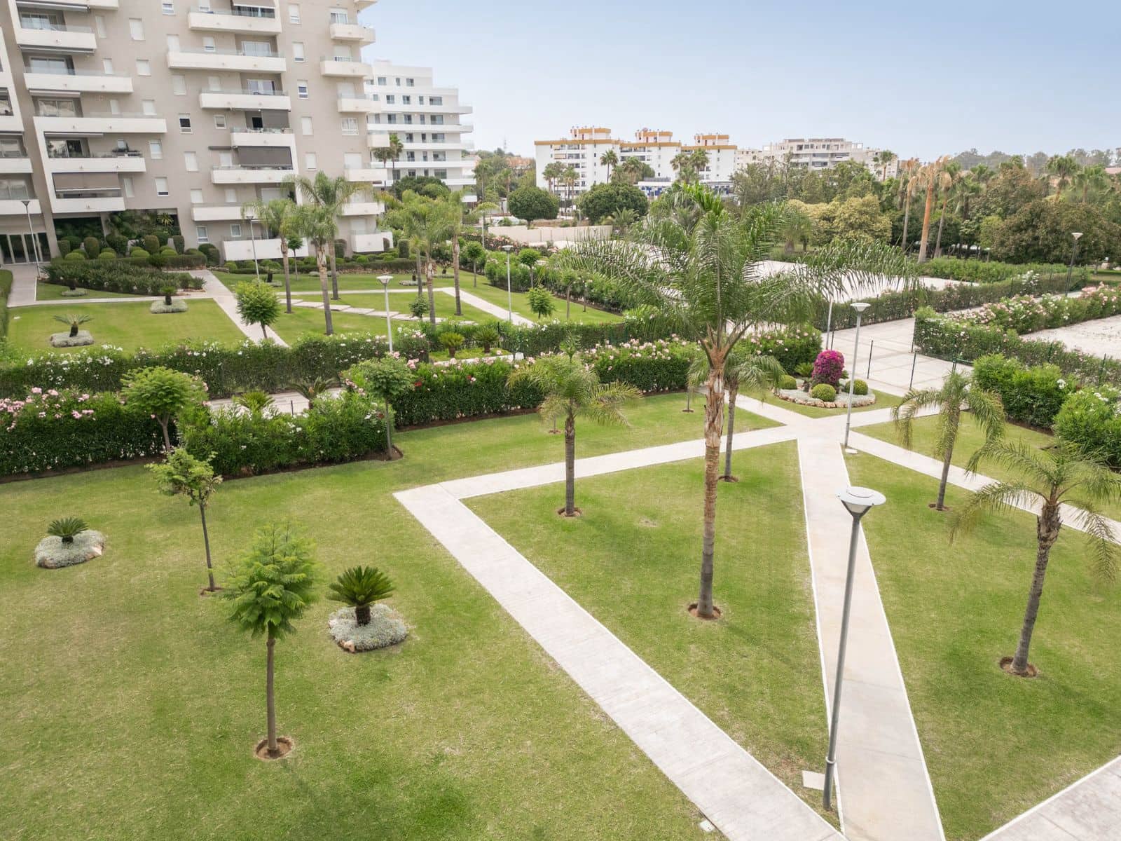 2 soverom Leilighet til salgs i Nueva Andalucia - € 425 000 (Ref: 9937675)