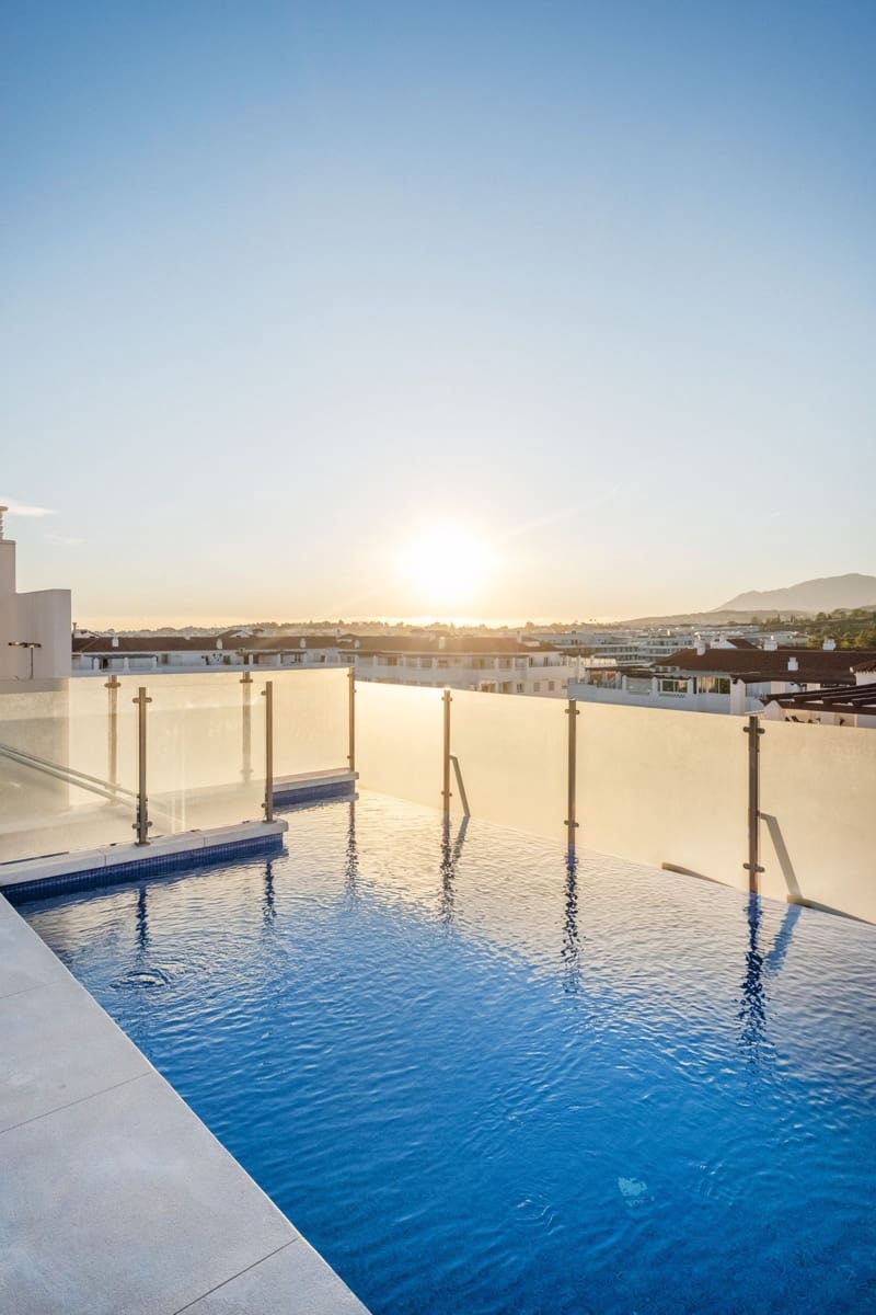 2 soverom Leilighet til salgs i Nueva Andalucia - € 425 000 (Ref: 9937675)