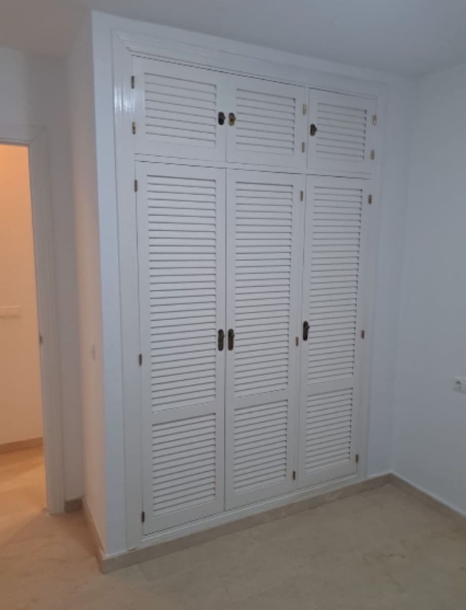 3 quarto Casa em Banda para venda em La Duquesa / Puerto de la Duquesa - 588 000 € (Ref: 9937684)