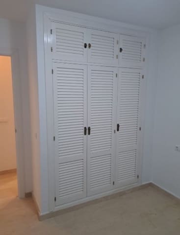 3 quarto Casa em Banda para venda em La Duquesa / Puerto de la Duquesa, Manilva - 588 000 € (Ref: 9937684)