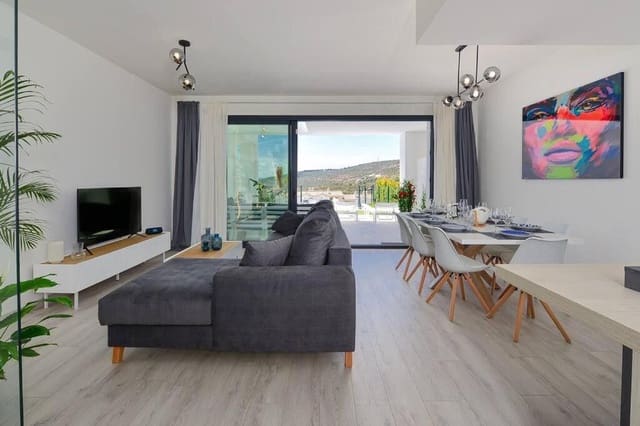 3 soverom Kjedet enebolig til salgs i Manilva - € 695 000 (Ref: 9937690)