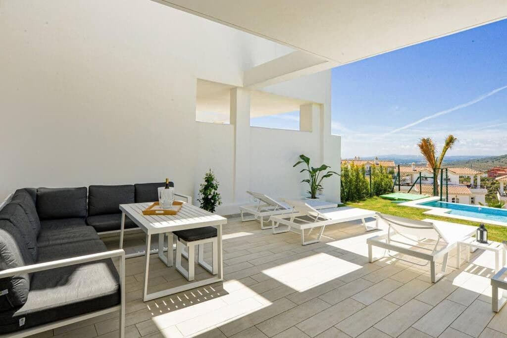 Pareado de 3 habitaciones en Manilva en venta - 695.000 € (Ref: 9937690)