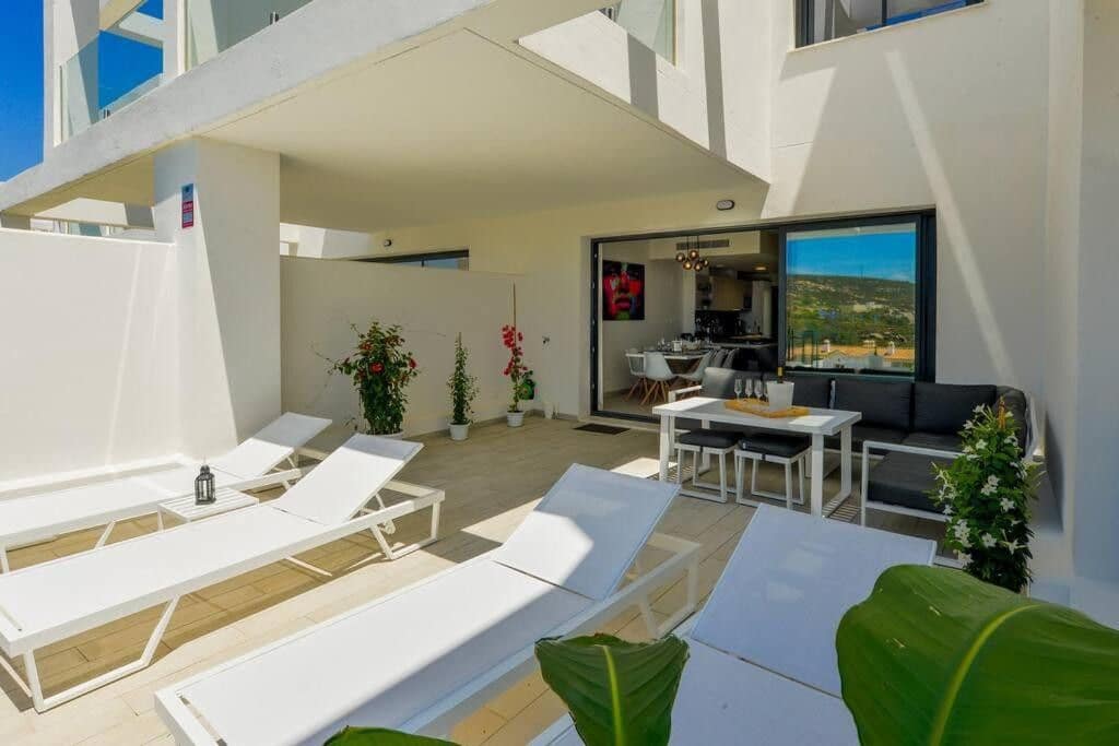 Pareado de 3 habitaciones en Manilva en venta - 695.000 € (Ref: 9937690)