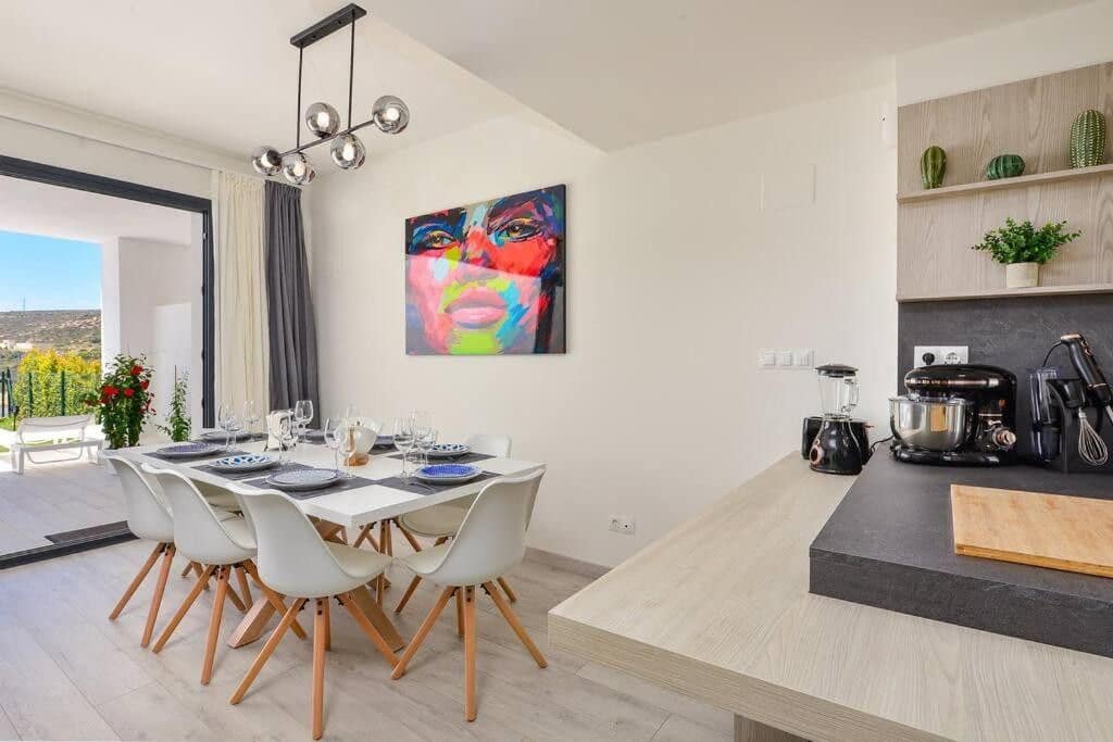 Pareado de 3 habitaciones en Manilva en venta - 695.000 € (Ref: 9937690)
