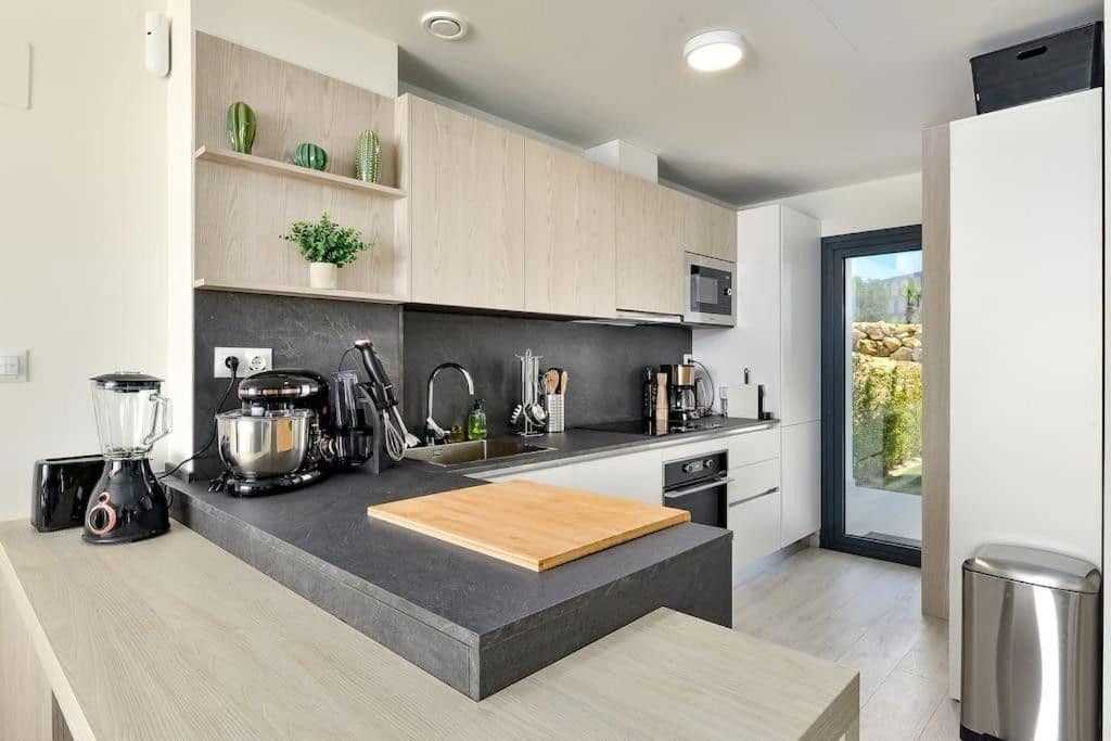 Pareado de 3 habitaciones en Manilva en venta - 695.000 € (Ref: 9937690)