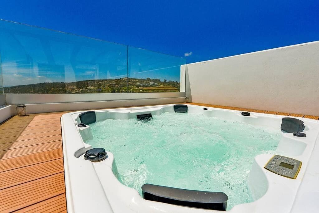 Pareado de 3 habitaciones en Manilva en venta - 695.000 € (Ref: 9937690)