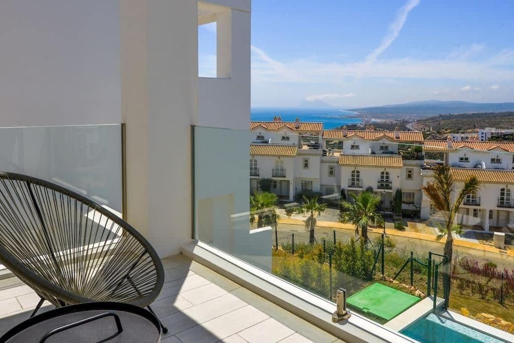 Pareado de 3 habitaciones en Manilva en venta - 695.000 € (Ref: 9937690)