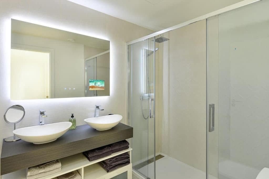 Pareado de 3 habitaciones en Manilva en venta - 695.000 € (Ref: 9937690)