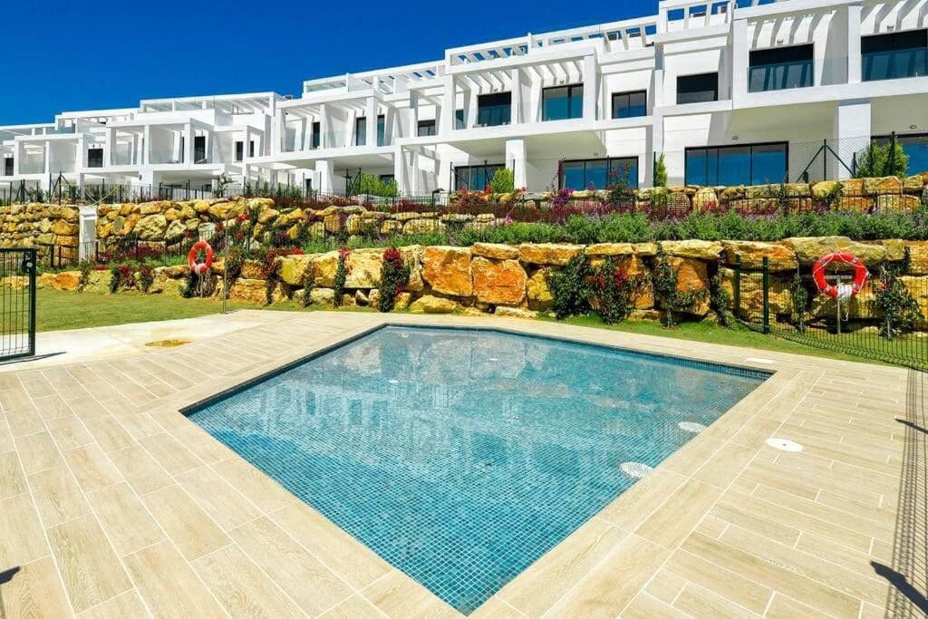 Pareado de 3 habitaciones en Manilva en venta - 695.000 € (Ref: 9937690)