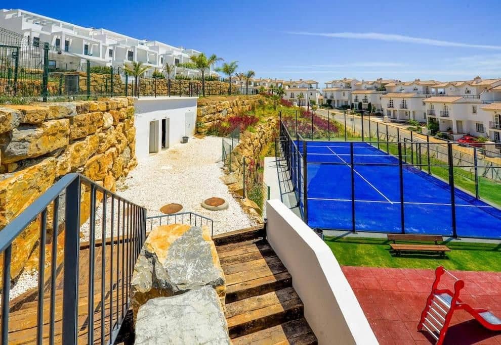 Pareado de 3 habitaciones en Manilva en venta - 695.000 € (Ref: 9937690)