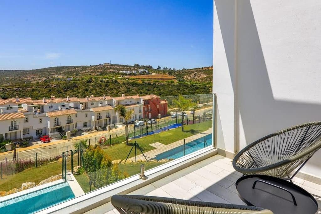 Pareado de 3 habitaciones en Manilva en venta - 695.000 € (Ref: 9937690)