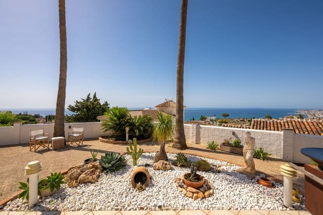 3 slaapkamer Halfvrijstaande villa te koop in Benalmádena - € 825.000 (Ref: 9937698)
