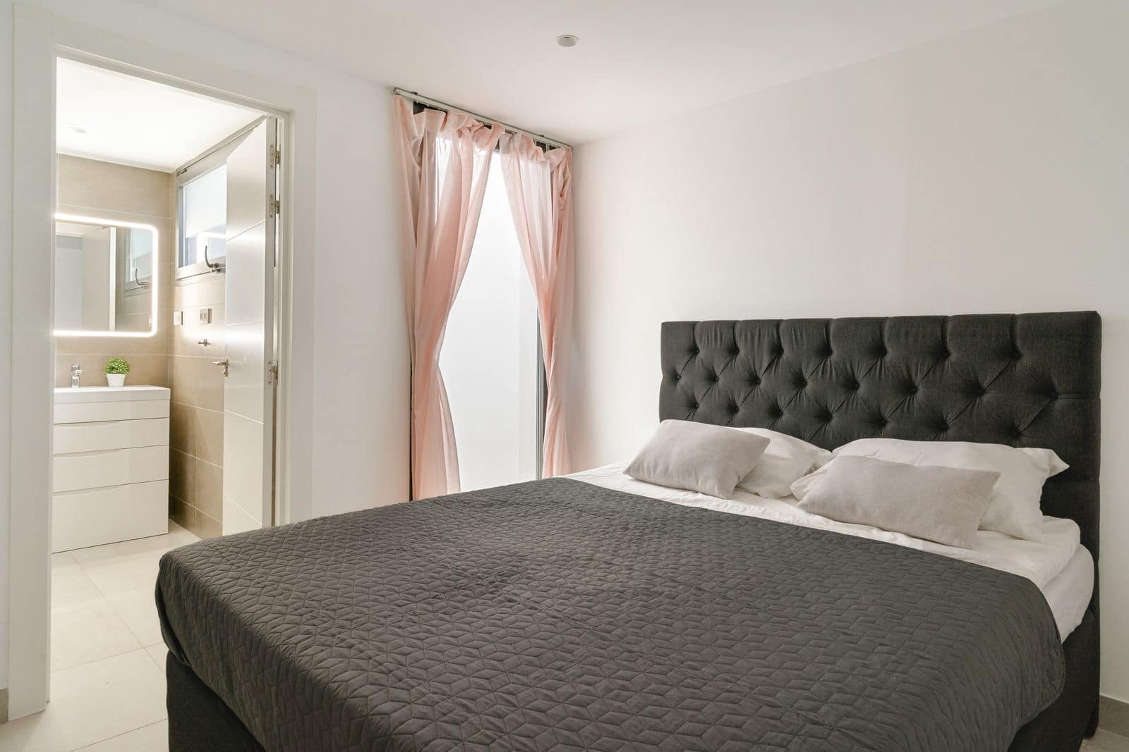4 soveværelse Byhus til salg i Estepona - € 1.195.000 (Ref: 9937721)