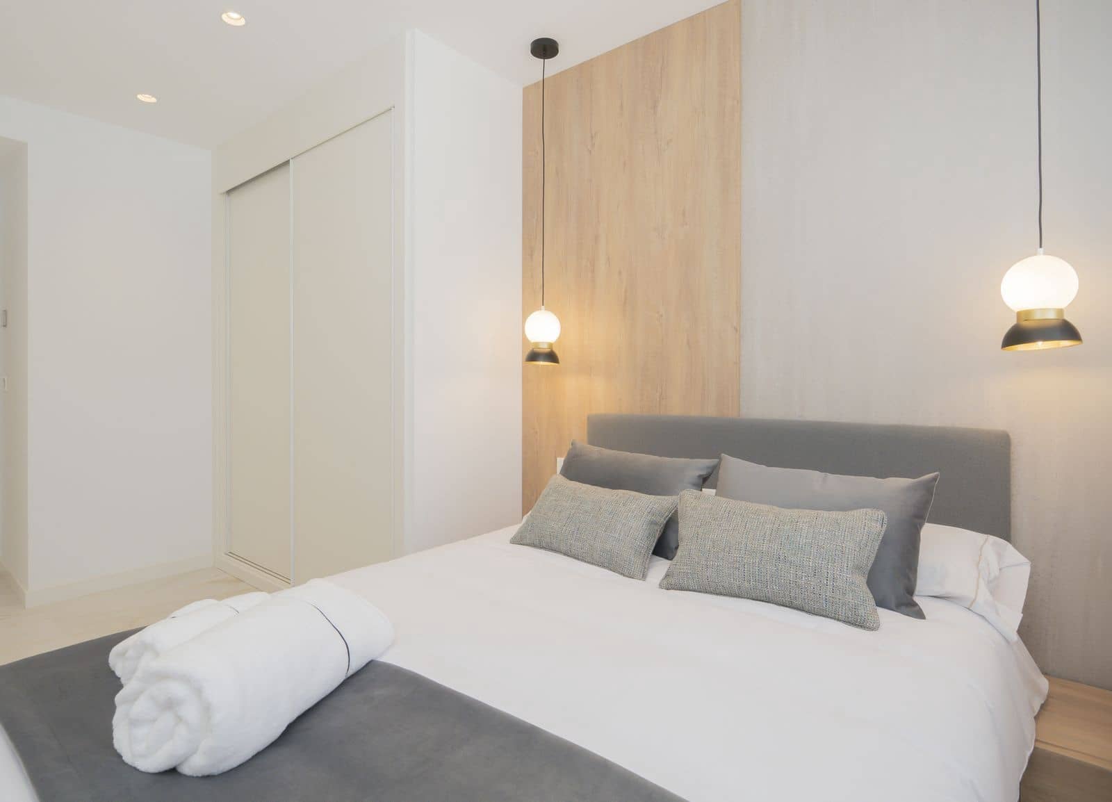 4 bedroom Townhouse for sale in Nueva Andalucia - € 945,000 (Ref: 9937722)