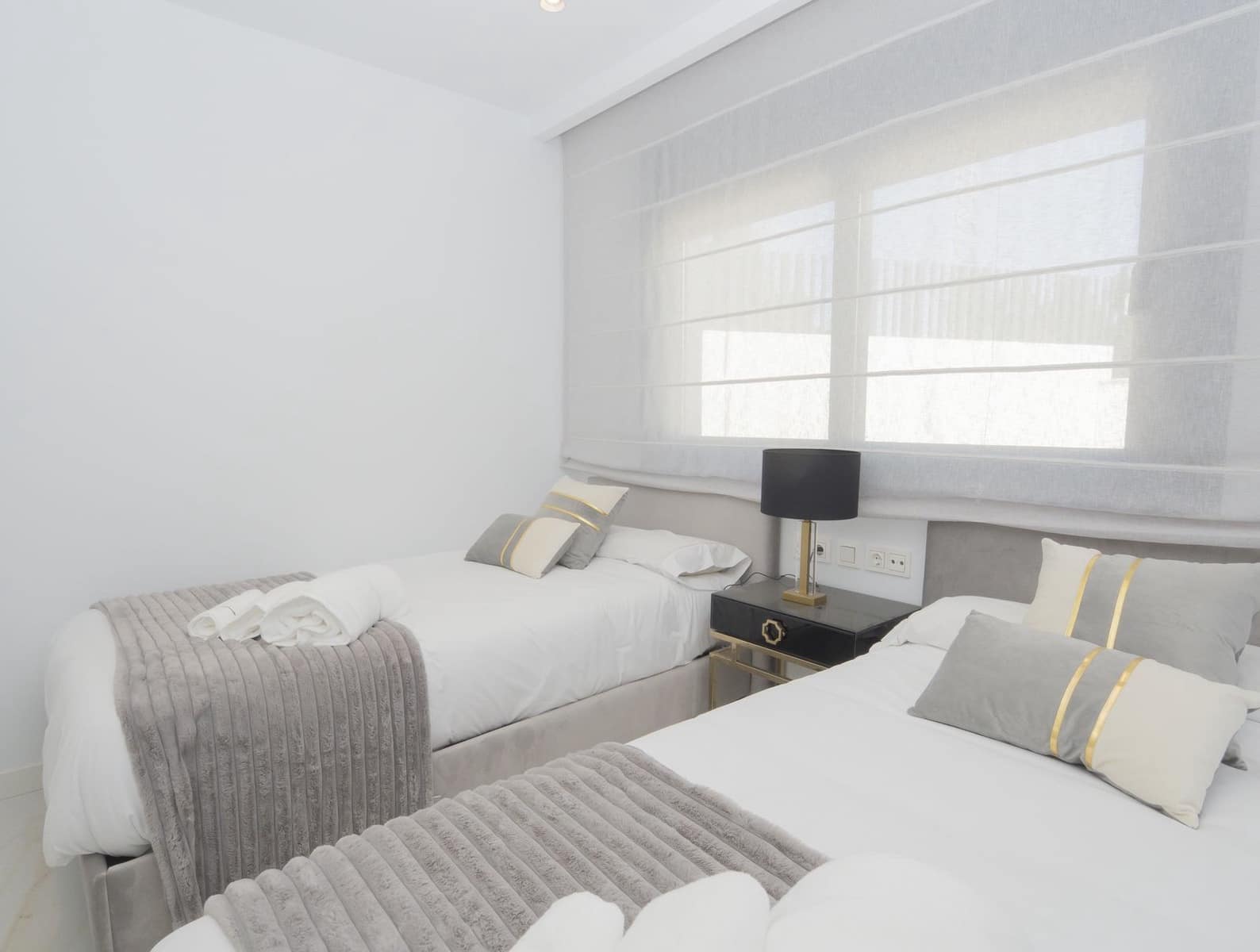 4 bedroom Townhouse for sale in Nueva Andalucia - € 945,000 (Ref: 9937722)