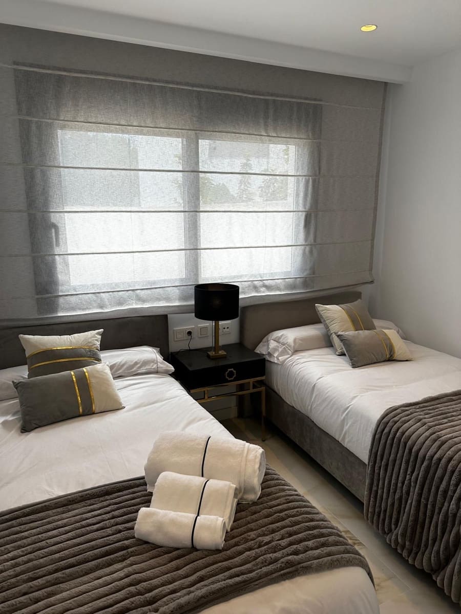 4 bedroom Townhouse for sale in Nueva Andalucia - € 945,000 (Ref: 9937722)
