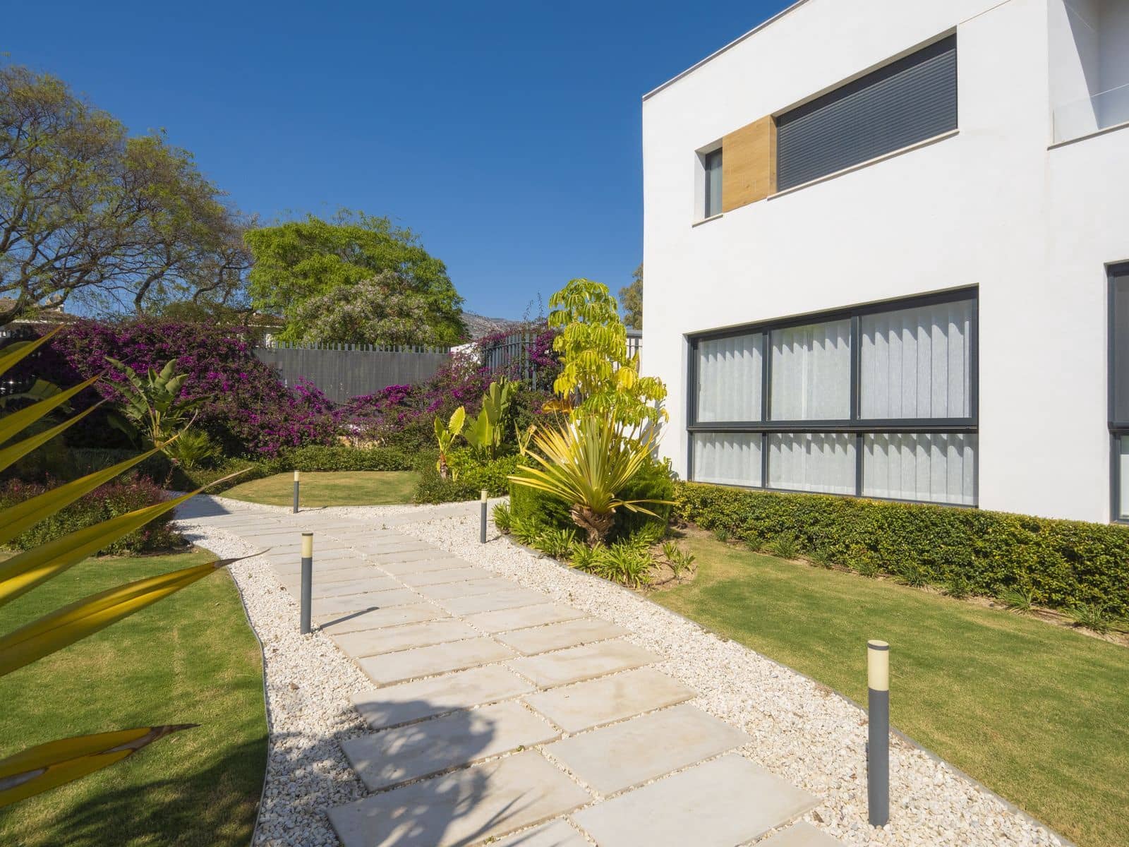 4 bedroom Townhouse for sale in Nueva Andalucia - € 945,000 (Ref: 9937722)