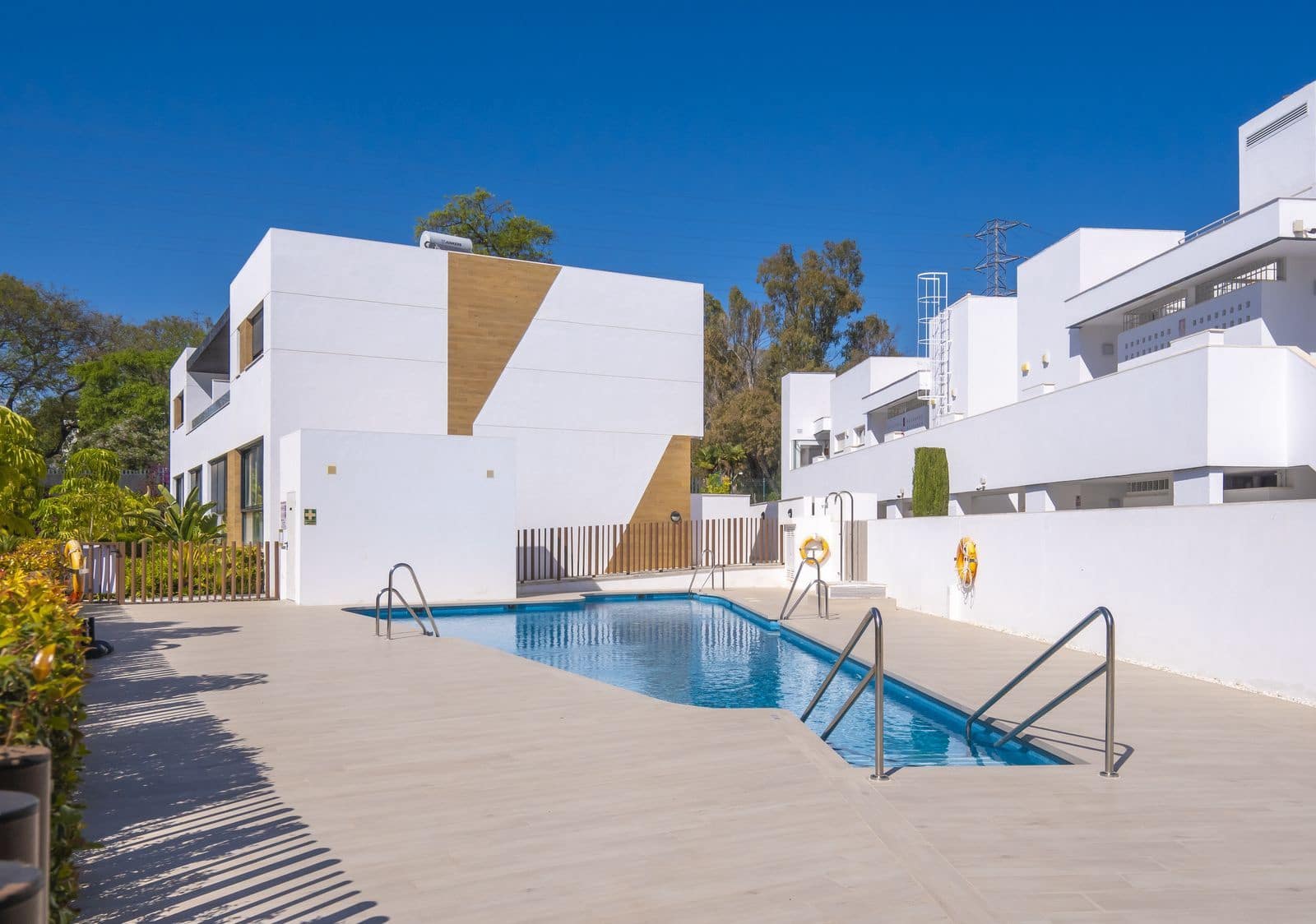 4 bedroom Townhouse for sale in Nueva Andalucia - € 945,000 (Ref: 9937722)