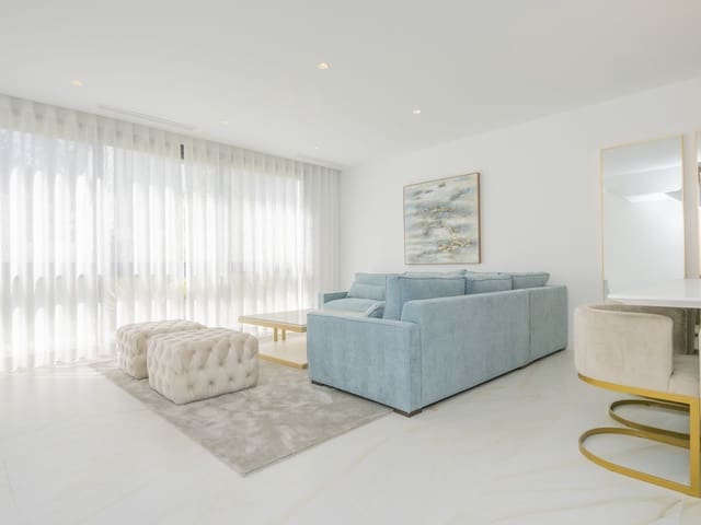 4 soveværelse Byhus til salg i Nueva Andalucia, Marbella - € 945.000 (Ref: 9937722)