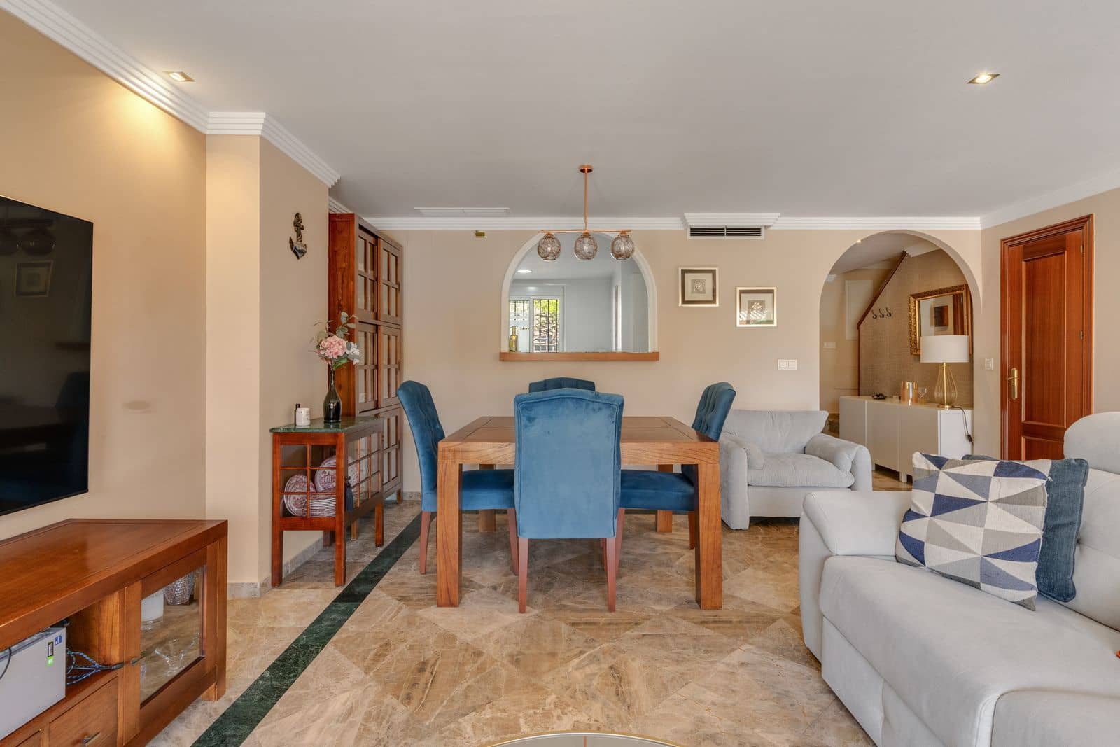 3 slaapkamer Halfvrijstaande villa te koop in Estepona - € 590.000 (Ref: 9937729)