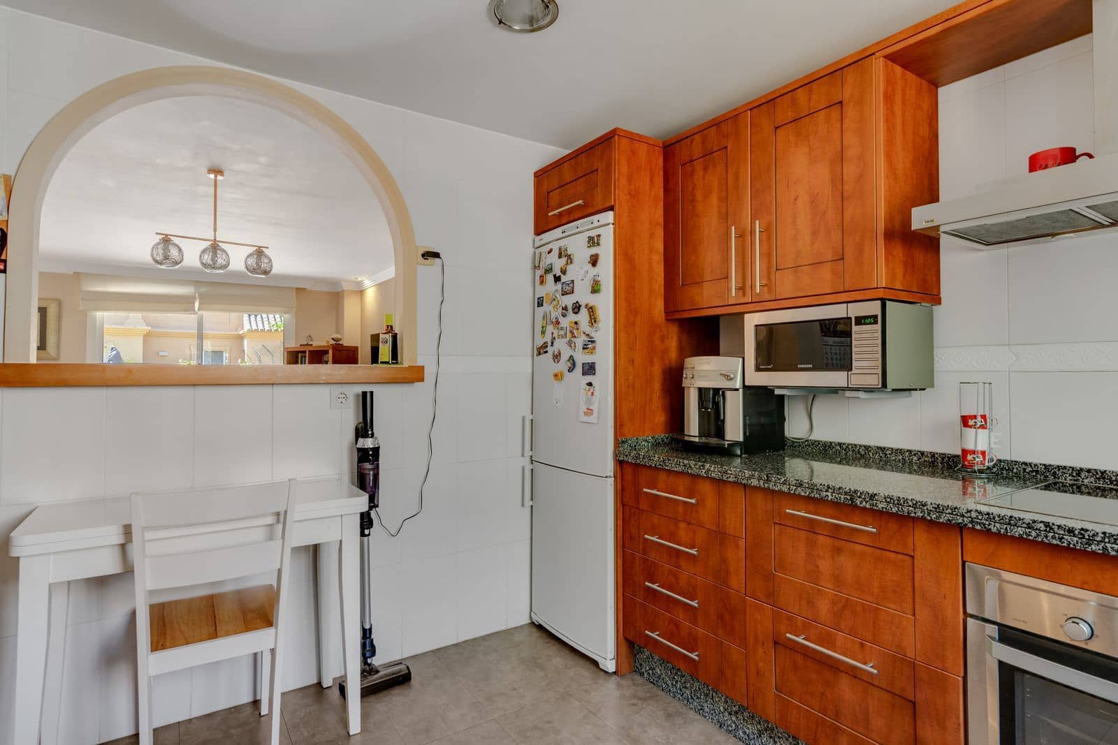 3 slaapkamer Halfvrijstaande villa te koop in Estepona - € 590.000 (Ref: 9937729)