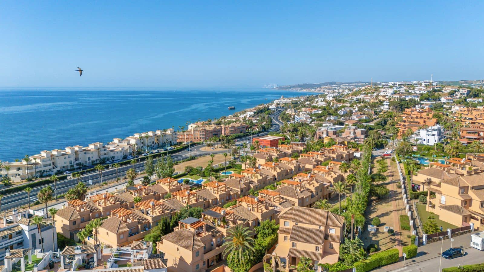 3 slaapkamer Halfvrijstaande villa te koop in Estepona - € 590.000 (Ref: 9937729)