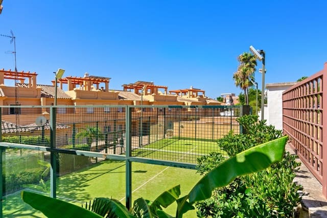 3 slaapkamer Halfvrijstaande villa te koop in Estepona - € 590.000 (Ref: 9937729)