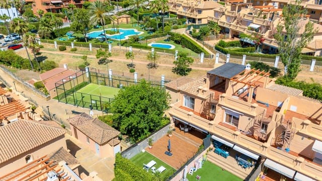 3 slaapkamer Halfvrijstaande villa te koop in Estepona - € 590.000 (Ref: 9937729)