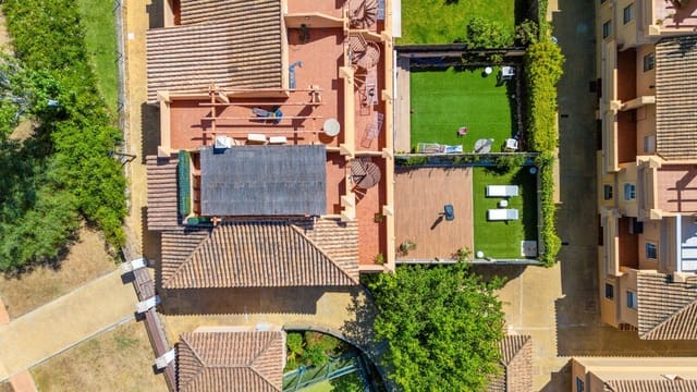 3 slaapkamer Halfvrijstaande villa te koop in Estepona - € 590.000 (Ref: 9937729)