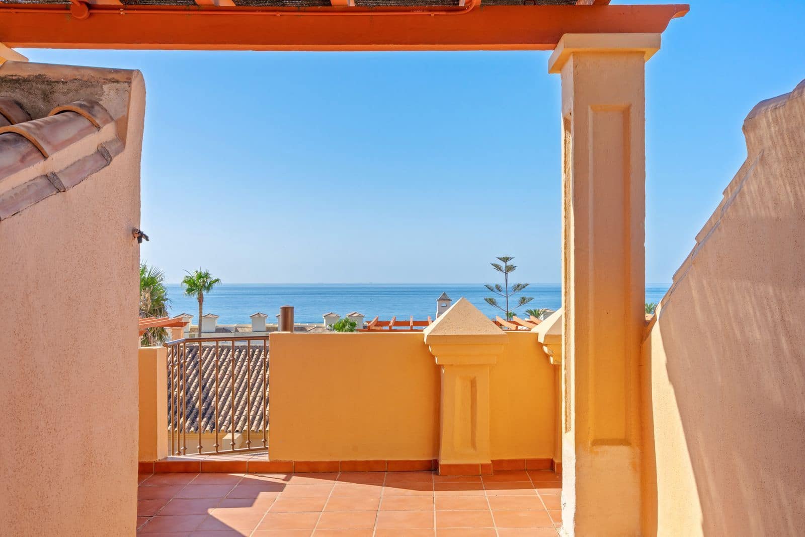 3 slaapkamer Halfvrijstaande villa te koop in Estepona - € 590.000 (Ref: 9937729)