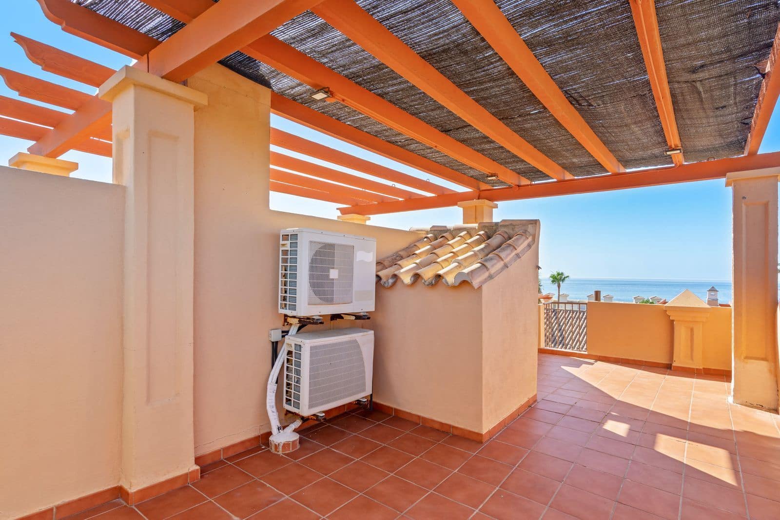3 slaapkamer Halfvrijstaande villa te koop in Estepona - € 590.000 (Ref: 9937729)