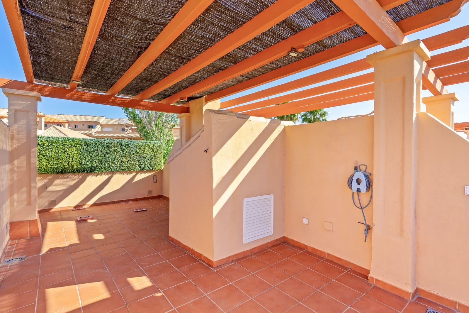 3 slaapkamer Halfvrijstaande villa te koop in Estepona - € 590.000 (Ref: 9937729)