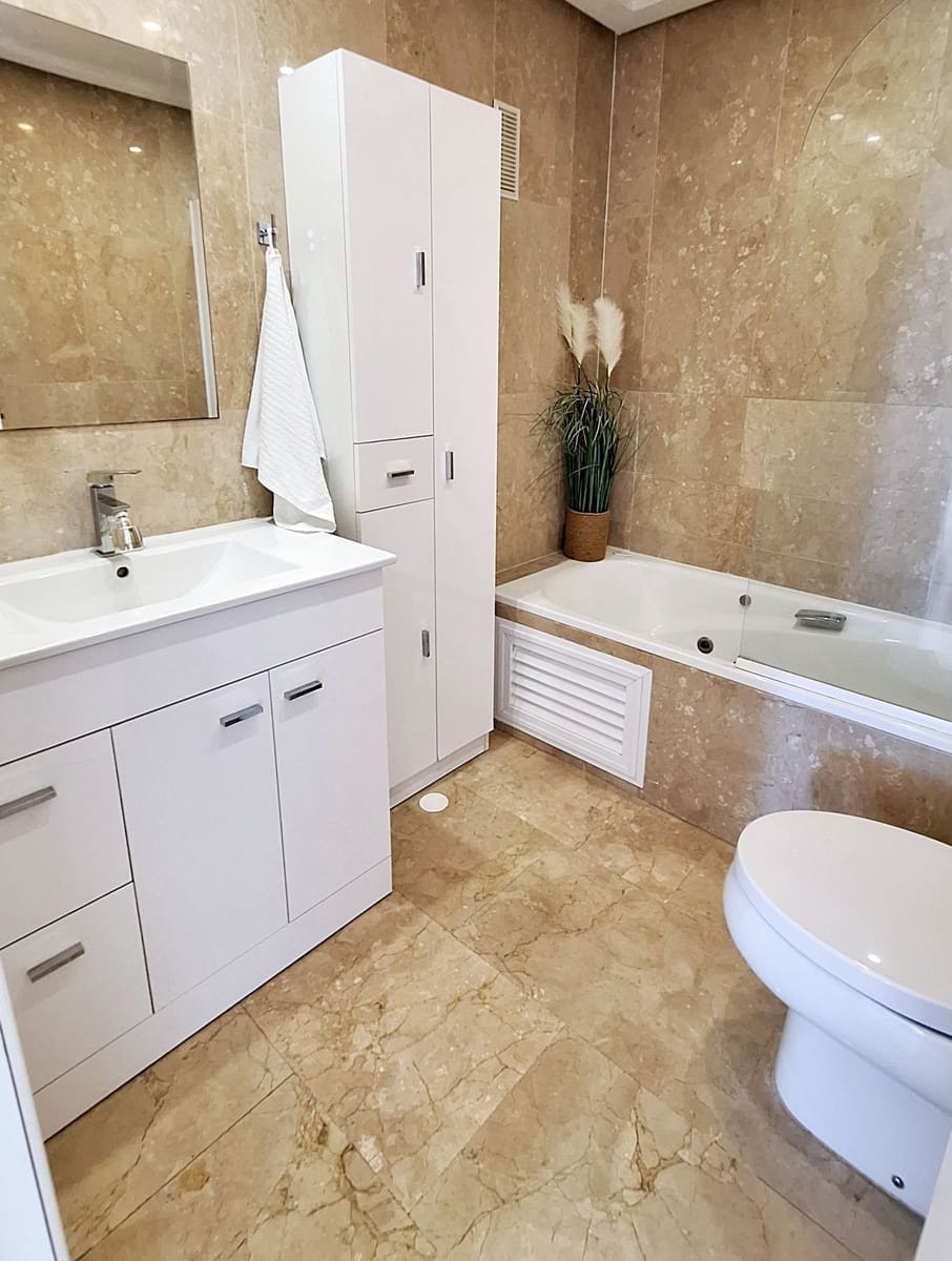 1 chambre Appartement de Plage à vendre à La Duquesa / Puerto de la Duquesa - 330 000 € (Ref: 9937738)