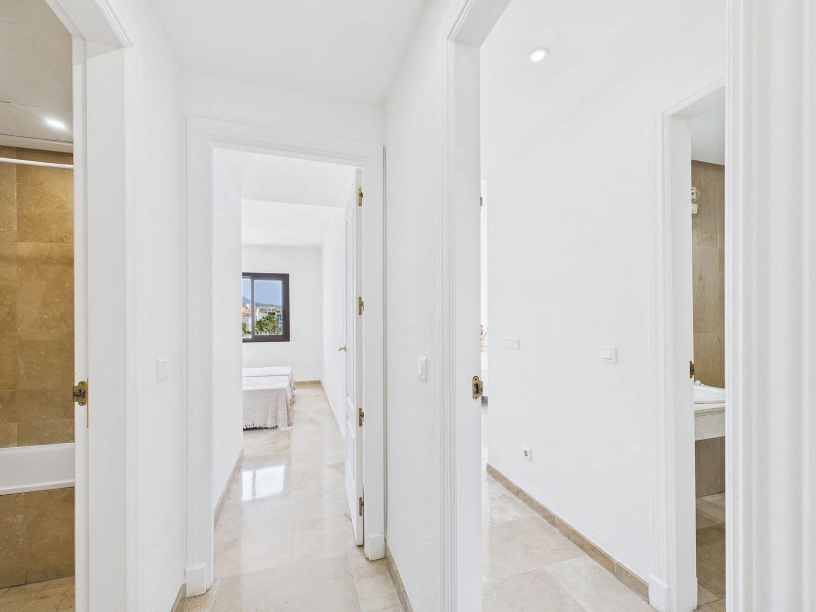 2 Zimmer Strandapartment zu verkaufen in Manilva - 430.000 € (Ref: 9937742)