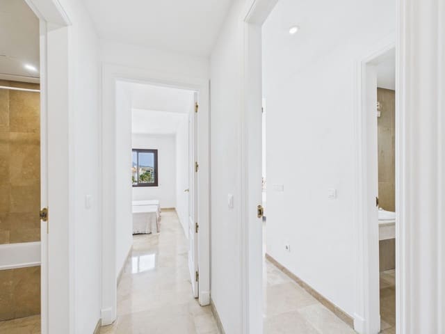 2 Zimmer Strandapartment zu verkaufen in Puerto de la Duquesa, Manilva - 430.000 € (Ref: 9937742)