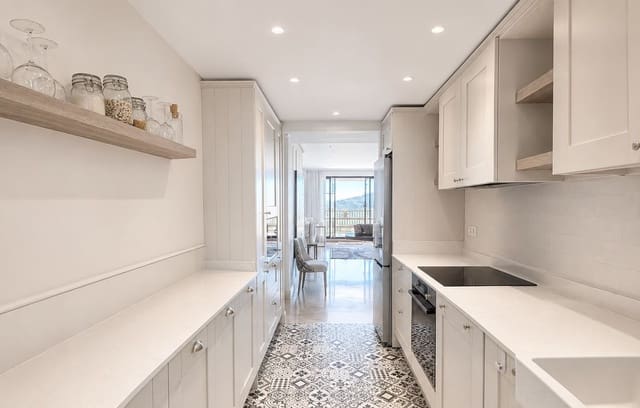 2 chambre Penthouse à vendre à Los Arqueros, Benahavís - 575 000 € (Ref: 9937743)
