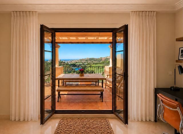 2 chambre Penthouse à vendre à Los Arqueros, Benahavís - 575 000 € (Ref: 9937743)