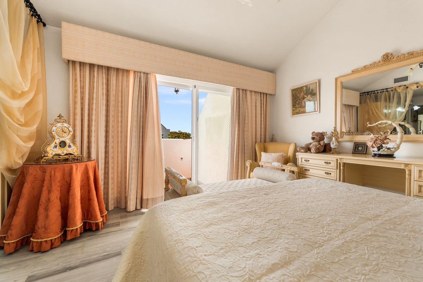 4 soverom Penthouse til salgs i Guadalmina - € 780 000 (Ref: 9937745)