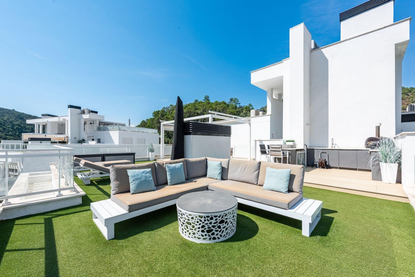 3 makuuhuone Kattohuoneisto myytävänä paikassa Benahavis - 695 000 € (Ref: 9952077)