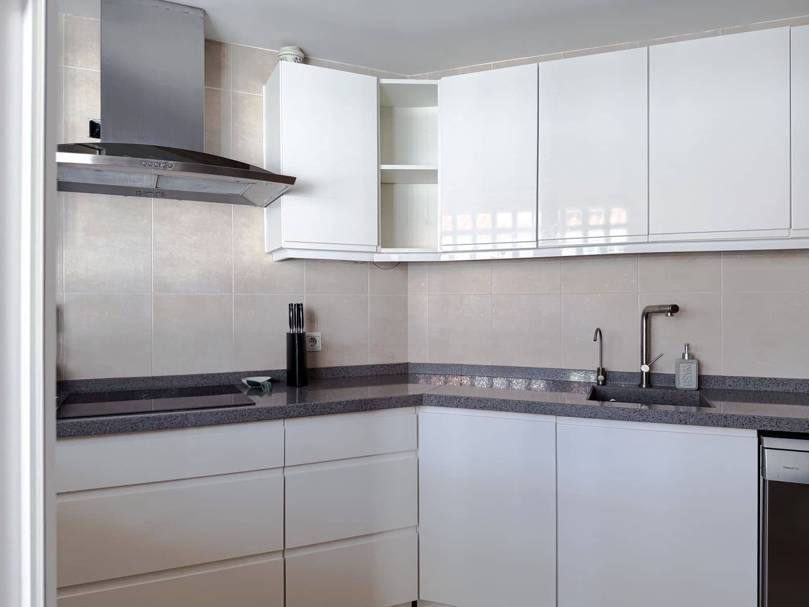 3 Zimmer Penthouse zu verkaufen in Nueva Andalucia - 675.000 € (Ref: 9952084)