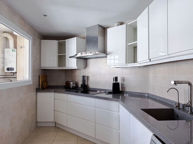 3 Zimmer Penthouse zu verkaufen in Nueva Andalucia, Marbella - 675.000 € (Ref: 9952084)