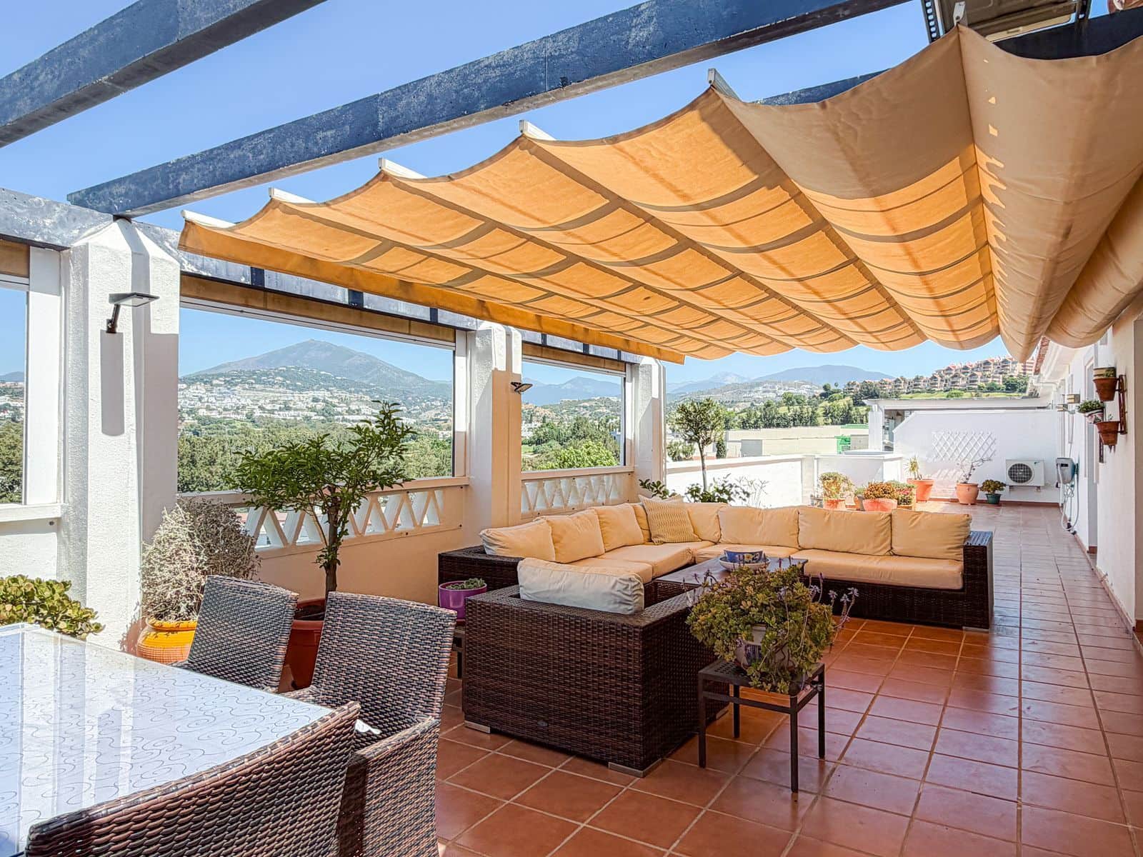 3 Zimmer Penthouse zu verkaufen in Nueva Andalucia - 675.000 € (Ref: 9952084)
