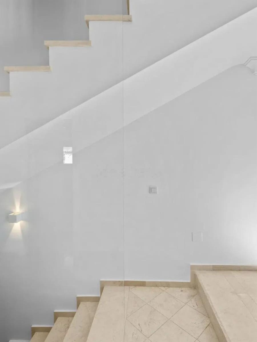4 camera da letto Villa in vendita in New Golden Mile - 2.099.000 € (Rif: 9952092)