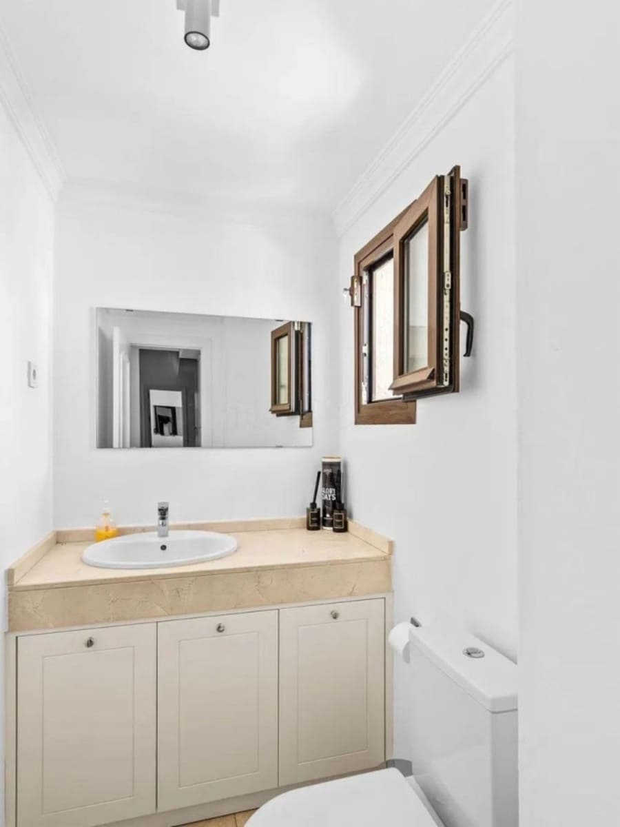 4 camera da letto Villa in vendita in New Golden Mile - 2.099.000 € (Rif: 9952092)