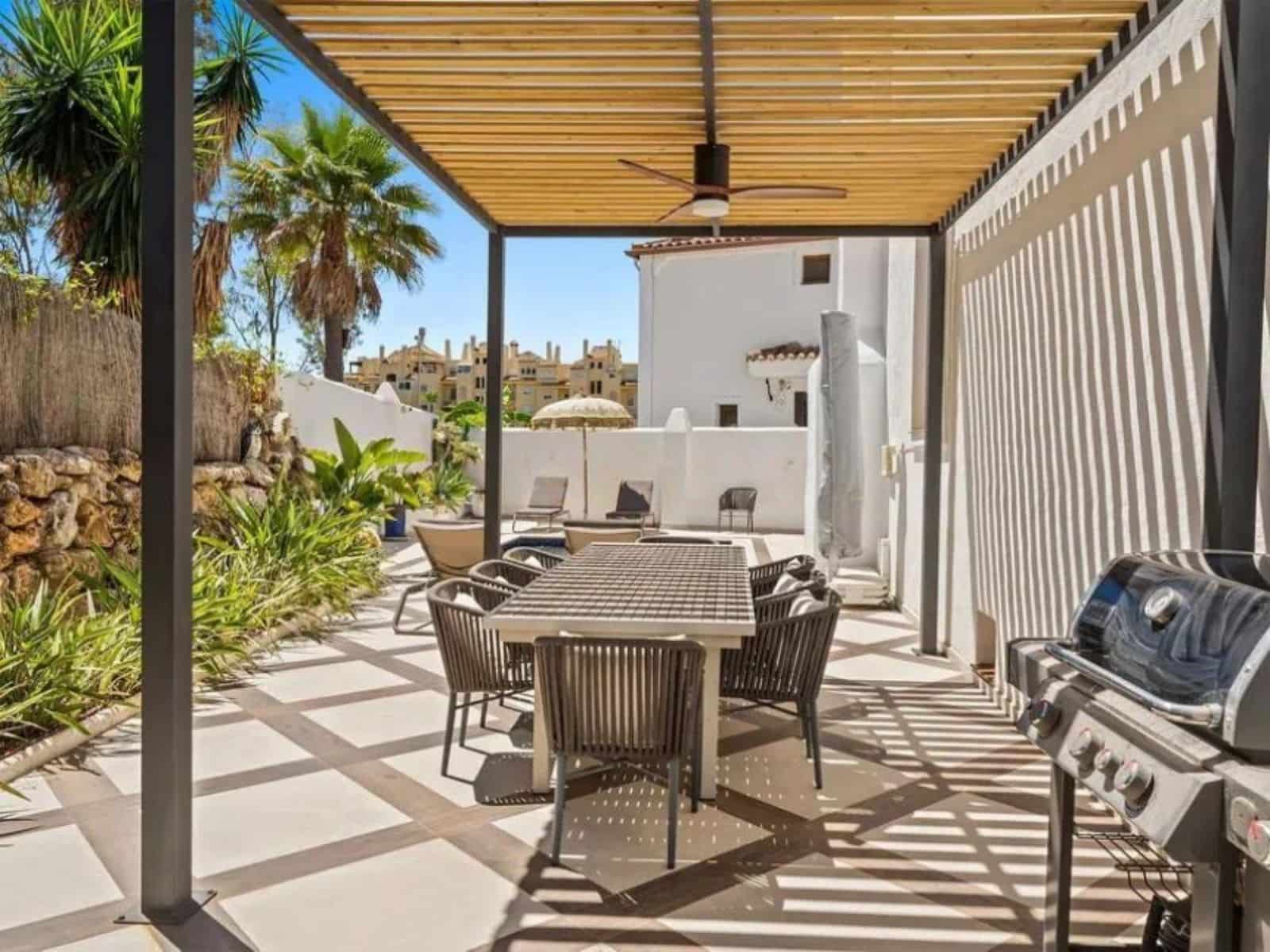 4 camera da letto Villa in vendita in New Golden Mile - 2.099.000 € (Rif: 9952092)