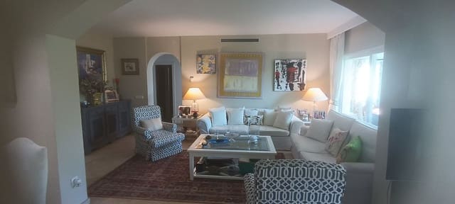 3 bedroom Apartment for sale in Costalita, Estepona - € 830,000 (Ref: 9952094)